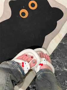 รองเท้าแตะส้นแบนแบบสวมส้นเท้าลายการ์ตูนสำหรับผู้หญิงในช่วงฤดูร้อน กันลื่น สวมใส่สบาย สไตล์เกาหลี รองเท้าแตะชายหาด