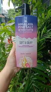 (656g) Dầu gội sạch gàu chứa muối hồng Himalaya Pinksalt