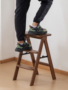 LT เก้าอี้ + บันได ใช้เป็นเก้าอี้นั่งได้ ใช้เป็นเก้าอี้ปีนป่ายได้ ใช้งานได้หลายสถานที่ ประหยัดพื้นที่ แข็งแรงทนทาน ผลิตจากไม้ไผ่คุณภาพสูง