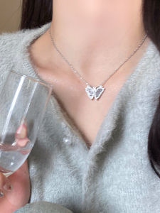 Cleanfit Butterfly Pendant Necklace Womens Style Fresh out Online Exclusive Alloy Plated Silver Cross Chain Silver Color