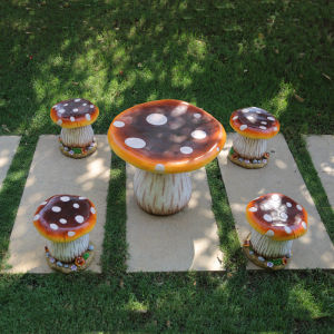 Lifelike Mushroom Resin Sculpture Garden Decorative Ornaments Table And Chairs Outdoor Landscape Decoration Courtyard Scenery