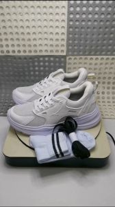 Sepatu Lari Pria Olah Raga Gratis Kaos Kaki Sport Import Premium Putih Hitam