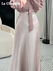 La Chapelle Junior | Chân Váy Bodycon Đuôi Cá Đai Cao Chất Liệu Satin Màu Hồng