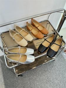 รองเท้า Mary Jane ส้นเตี้ยสไตล์ย้อนยุคสำหรับผู้หญิงไซส์ใหญ่ สวมใส่สบาย ทรงหัวมน ระบายอากาศได้ดี สวมใส่สบาย รองเท้าแฟชั่นสำหรับผู้หญิง