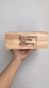 กล่องทิชชู่ไม้ 3 ชิ้น เลเซอร์ข้อความฟรี เคลือบกันเชื้อรา ขนาด 25*13*9 ซม. กล่องทิชชู่ กล่องใส่กระดาษชำระ ทำจากไม้แท้ สีธรรมชาติ ฝาเปิดได้ ขัดเรียบไม่บาดมือ งานดี