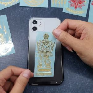 สติ๊กเกอร์ยันต์ปั้มนูน โลหะทอง วัตถุมงคล ติดเคสโทรศัพท์ได้ ยันต์กุเวรน้อยร้อยล้าน ท้าวเวสสุวรรณโณ บัวสวรรค์ 5แถว พระลักษณ์หน้าทอง ยันต์กุเวร ยันต์กุเวร นูน ยันต์กุเวร 5 ตัว - Lazada