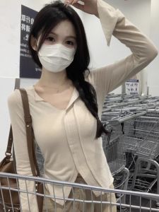 High Waist Short Length Long Sleeve Base Shirt Womens Fashion Commute Style Slim Fit T-Shirt V-Neck Autumn Season Top