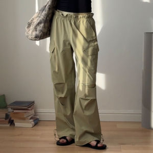 sui xin yu qie | Loose Wrinkled Professional Training Pants for Women