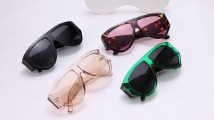 Oversized Trendy Sunglasses for Women New Fashion Square Black Sun Glasses Men Outdoor Eyewear UV400 Shades Ins Hot