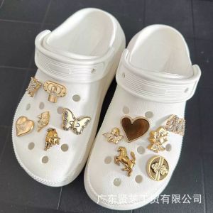 12PCS CROCS jibbitz quyến rũ màu vàng lì bướm steed khóa giày có thể tháo rời Kim Cương Đỏ Studded Bow giày hoa trang trí cho CROCS