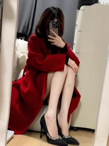 รองเท้าส้นสูงผ้าซาตินสีดำ ทรงหัวแหลม ประดับเพชร สำหรับผู้หญิง ฤดูใบไม้ผลิและฤดูใบไม้ร่วง รองเท้าส้นเดี่ยวแบบสวม สไตล์ใหม่ เซ็กซี่