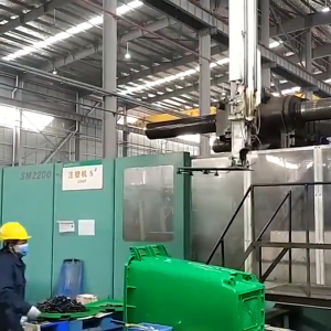 Large industrial environmental sanitation garbage bin 120L 240L thick commercial bin factory kitchen outdoor universal embedded sealing cover design to isolate odors and prevent leakage and pollution