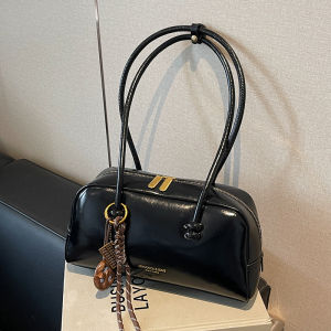 Red Pillow Shaped Ladies Handbag Single Shoulder Bag Soft Polyester Lining Zipper Closure Daily Use Wedding New 2025 Verna Brand