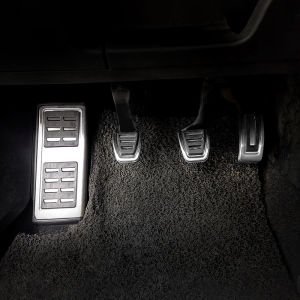 แป้นเหยียบรถยนต์สำหรับ Volkswagen VW Polo A05 Golf A7 Passat แป้นคันเร่ง แป้นเบรก แป้นคลัตช์ แป้นพักเท้า อุปกรณ์ตกแต่งภายใน