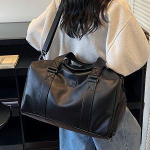 Black Leather Fitness Bag 2025 New Large Capacity Separate Wet And Dry Travel Bag Shoulder Crossbody Short Trip Handbag