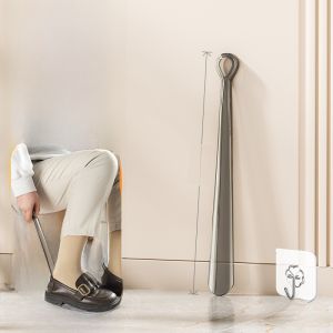 Long Handle Shoe Horn Japanese Style Auxiliary Shoe Inserting Tool for Home Use Easy to Use for Elderly And Pregnant Women