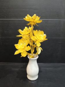 ดอกไม้ไหว้พระ ดอกไม้ (ได้ดอกไม้และแจกัน) แจกันดอกไม้ ดอกบัวสีเงินและสีทอง แจกันมีสีขาว ครีม ฟ้า ส่งคละสี สูงรวมดอกไม้ 20-22เซนจากไทย