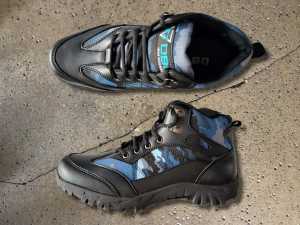 Sepatu Gunung Hiking Outdoors Adventure Boots Army Premium Pria DBEZ SHT01D Sepatu Olahraga Trekking
