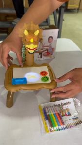 NPTOYS ของเล่นเด็ก โต๊ะโปรเจคเตอร์ โต๊ะวาดรูป พร้อมอุปกรณ์ครบเซ็ท No.1299(317)