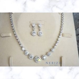 Neriza Jewelry - เครื่องประดับเจ้าสาว สร้อยคอเพชรและต่างหูเพชร NSW069