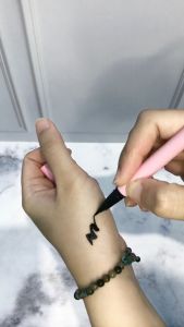 Pinkflash Waterproof Liquid EyeLiner Pencil Anti Air Tahan Lama Pigmentasi Tinggi | EyeLiner Hitam | Easy Eye Liner PF-E01