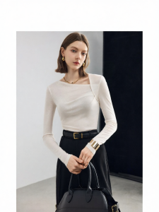 FAMANXUAN | Irregular V-Neck Silk Wool Knit Top