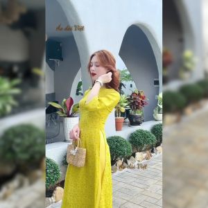 Áo dài tết gấm cao cấp màu vàng vân hoa trà nhí truyền thống công sở giáo viên may sẵn