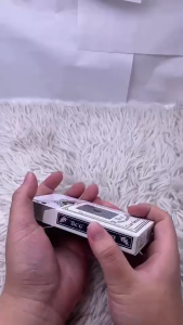 กล่องกระดาษ ขอบขาว กระดาษ290 กรัม สีแดง กับ สีน้ำเงิน  อย่างดี  สุดฮิตหน้าใบสวยงาม  การ์ดเกม 6 สำรับ