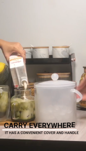 LOCAUPIN 2L Plastic Ice Bucket with Tongs and Handle Beverage Ice Cube Container Cooler with Lid for Wine Ice Bucket