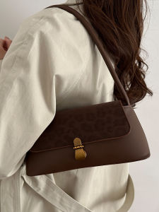 Fashionable Black Breadstick Bag Womens Underarm Bag Commute Single Shoulder Bag Retro Style High Quality Texture New 2025 Winter