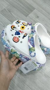 Giày sục crocs chuẩn xịn chống hôi chân nhựa tế bào êm mềm dẻo bền đi mưa lội nước đi biển cho trẻ em hình Crush Butterfly tặng kèm  stickers