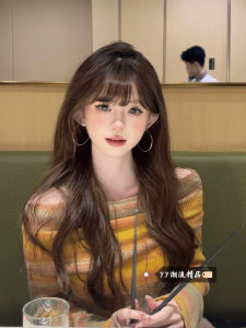 เสื้อสเวตเตอร์คอฮอลเตอร์แขนยาวผู้หญิงสไตล์อเมริกัน ทรงเข้ารูป ทรงเข้ารูป เสื้อสั้น แฟชั่นฤดูหนาว ลายทาง สีบล็อก สำหรับสาวๆ