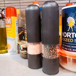 Automatic Pepper Grinder Battery Powered Salt Pepper With LED Light Home Kitchen Tool TH