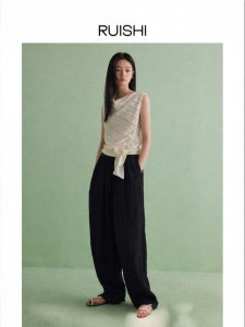 epoque de rueen | Slimming Triangle Strap T-Shirt & Skirt Set For Women Summer