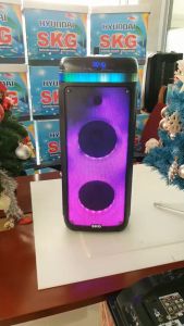 SKG ลำโพงบลูทูธ ขนาดยักษ์ พกพา 8 นิ้ว x2ดอก แสงสีวิบวับ เปลี่ยนโหมดไฟได้ 3000 W รุ่น SR-208 สีดำ