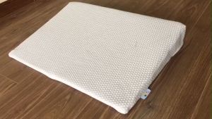 Gối chống trào ngược cho bé Yorokobi Hàng thương hiệu gối chống trào ngược cho bé Gối chống trớ sặc gối chống nôn trớ sặc sữa cho bé Hỗ Trợ Trào Ngược một cách hiệu quả hàng cao cấp BH 12 THÁNG