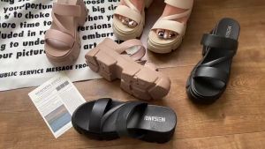 9CM /3.5 Inch Korean Version Thick Soled Wedge Sandals for Women