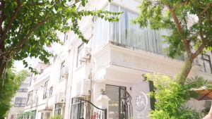 Ulanzi MT-84 Magnetic Selfie Stick/Tripod for Smart Phone with Remote Control