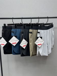 Mens Training Sports Shorts Quick Dry Breathable Elastic Five-Quarter Pants Ice Skin Cool Feeling Ultra Light Weight