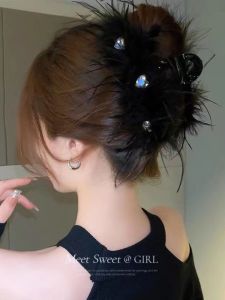 ขนาดใหญ่นกกระจอกเทศ Feather Hair Grips สําหรับผู้หญิง 2023 สไตล์ใหม่ด้านหลังหัว Shark คลิปอุปกรณ์เสริมผมหรูหรา Feel