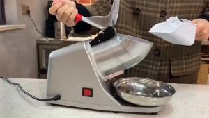Electric Ice Crusher 500W Stainless Steel Blade Ice Shaver for Halo Halo Milk Tea for Home and Small Business Use