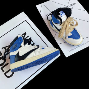 Creative รองเท้าผ้าใบจี้ Blue Ball รองเท้าพวงกุญแจอุปกรณ์ตกแต่งรถยนต์ของขวัญอินเทรนด์