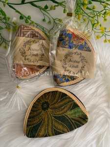 SOUVENIR THALITA Souvenir 50Pcs Dompet Koin Batik Resleting Kemasan Plastik dan kartu ucapan Sovenir Pernikahan Haji Ultah