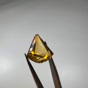 2770-ĐÁ CITRINE  THẠCH ANH VÀNG ( THIÊN NHIÊN )