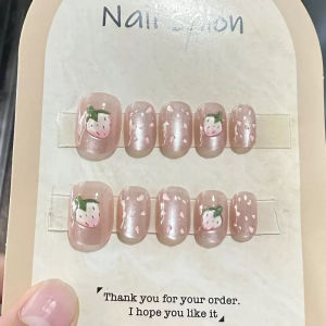 เล็บแต่งตัวลายตาแมวสีชมพูสีน้ำแข็ง ลายสติกเกอร์ลายสตรอเบอร์รี่ ลายการ์ตูนน่ารัก ชุดเล็บสั้น ชุดเล็บสีขาว ชุดเล็บน่ารัก