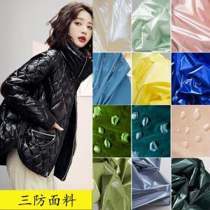 วัสดุผ้าใช้สำหรับเสื้อขนเป็ดไม่ต้องซักกันเพชรกำมะหยี่กันน้ำบางเบาผิวเงาโลหะดีไซน์เนอร์ระดับไฮเอนด์สามอย่าง