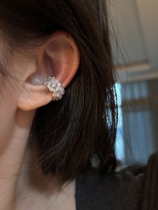 Ultra-Shiny Micro-Paved Zircon Ear Cuff No Piercing Required Womens Exclusive Design High-End Ear Clip-On Earrings