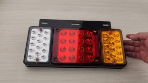 J101S04 SHILIDUO 实力多 SD-2004 ISUZU NPR HICOM LORRY HINO FUSO UNIVERSAL LED TAIL LAMP 12V OR 24V (1PC) SD2004