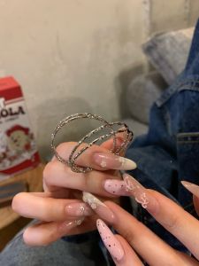 Double Layer Minimalist Hoops Earrings for Oval Faces Elegant Fashion Jewelry Fresh out New 2024 Lightweight Luxury Feel