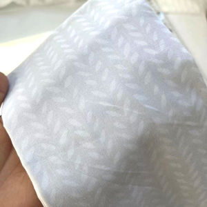 ผ้าลอยน้ำแบบพิมพ์ลายผ้าฝ้ายแท้สำหรับงานฝีมือ DIY ตกแต่งบ้าน ผ้าฝ้ายแท้สีพื้น สีสันสดใส ความหนาปกติ